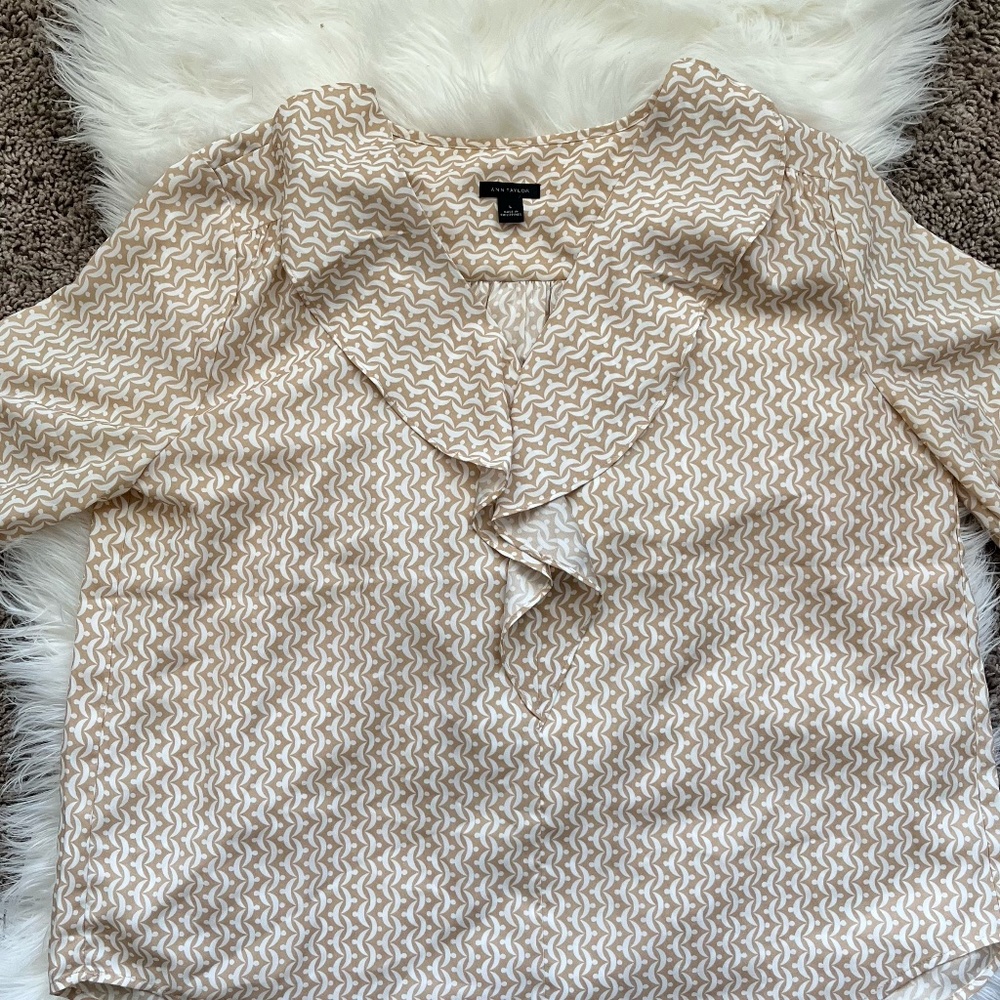 Light Tan Blouse with collar  size Large  Ann Taylor